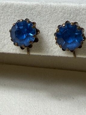 Vintage Blue Crystal Screw back Earrings - Unbranded
